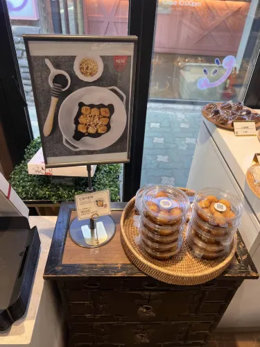 韓国/ソウル【益善洞】店内にカフェスペースもあり🙆♀️お餅屋さん🤍