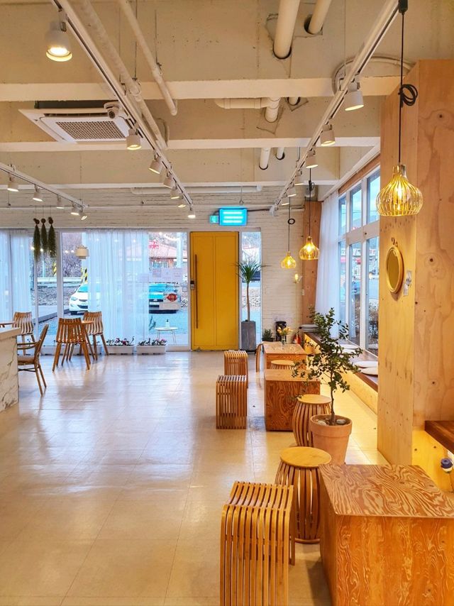 단장천 보며 힐링하는 밀양카페 리플유☕️