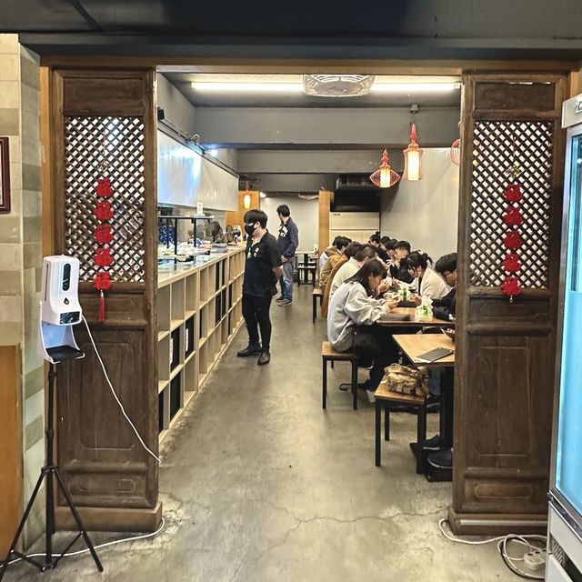 台灣｜台北 韓記老虎麵 超讚紅油水餃（花生粉）