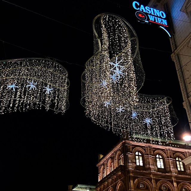 Magical Christmas streets in Vienna 