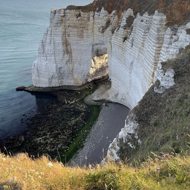 Reasons to go visit Etretat!