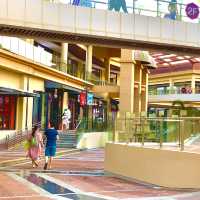 Amazing Outlet Center - Yalong Wan 