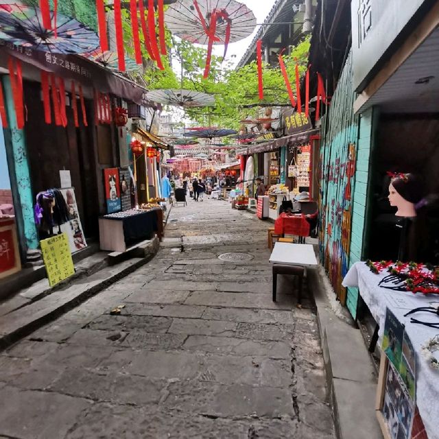 Ciqikou on a weekday