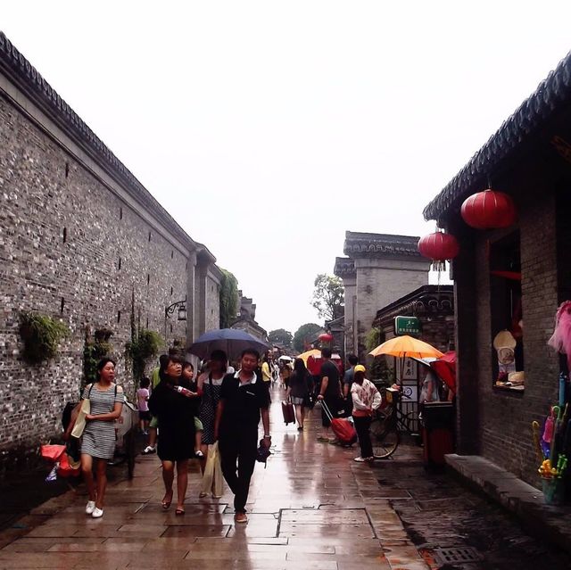 old street in yangzhou 