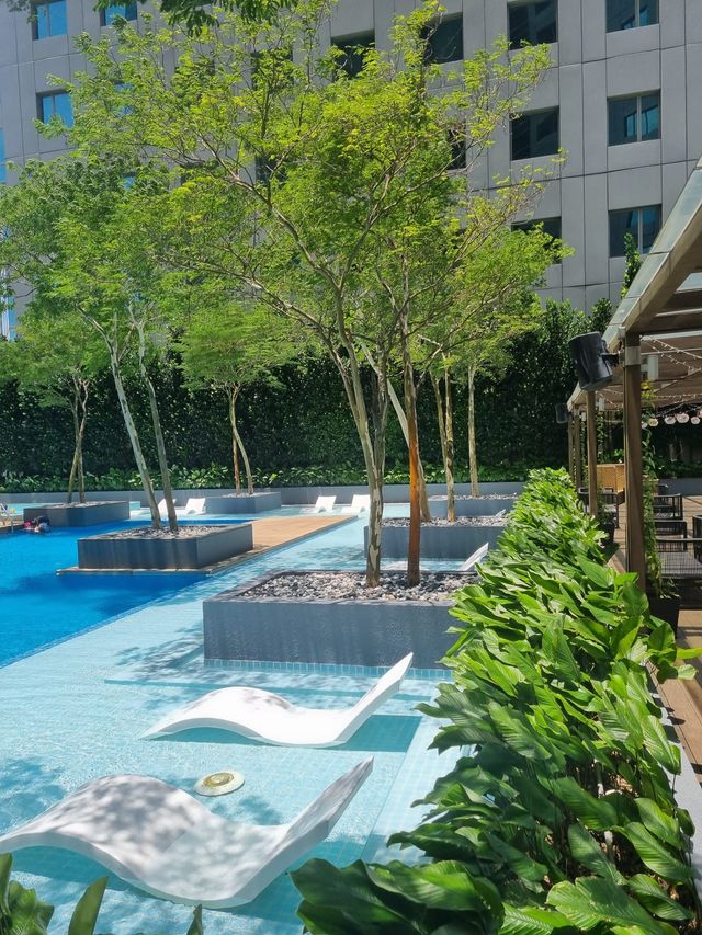 Swimming Pool @ Doubletree Hilton JB