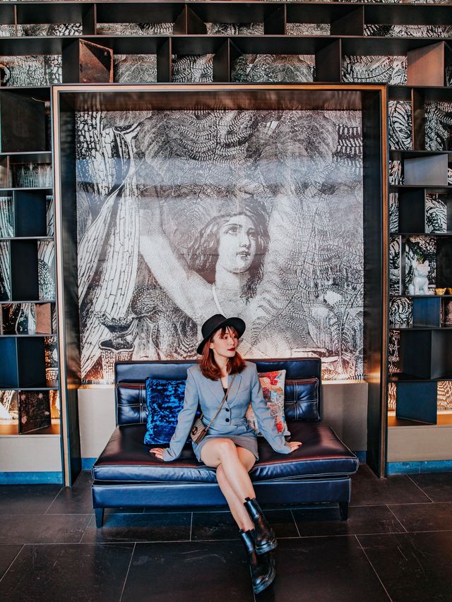 Three years after passing the level, I finally moved into this Victoria Harbour sea view hotel. Three years after passing the level, I finally moved into this Victoria Harbour sea view hotel.