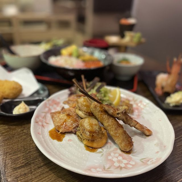 滿佈紫藤花的日式居酒屋