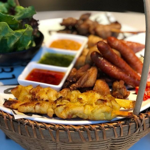 精緻泰菜配維港美景
