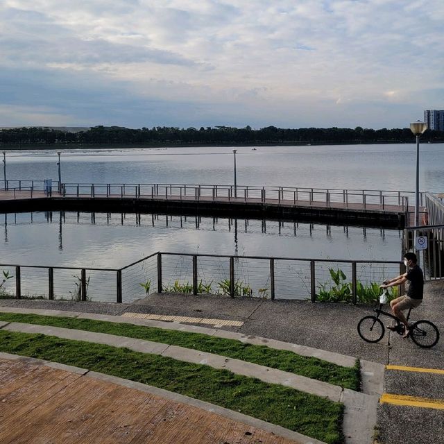 Take a walk @ Bedok Reservoir Park