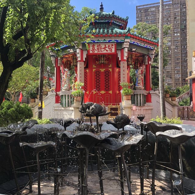 Wong Tai Sin Temple: An intriguing mix of colours and calm in Hong Kong