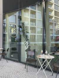 프라하에서 느낄 수 있는 성수동 느낌의 카페, yes cafe