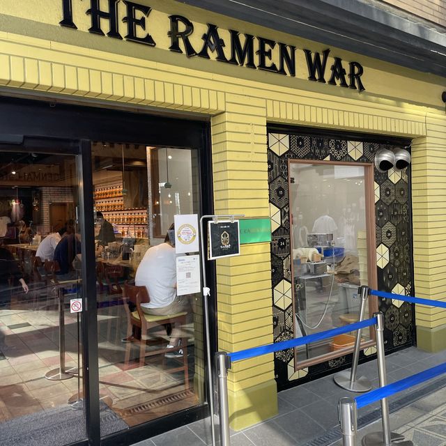 大阪/心斎橋【🍜ラーメン大戦争　せんば心斎橋店】
