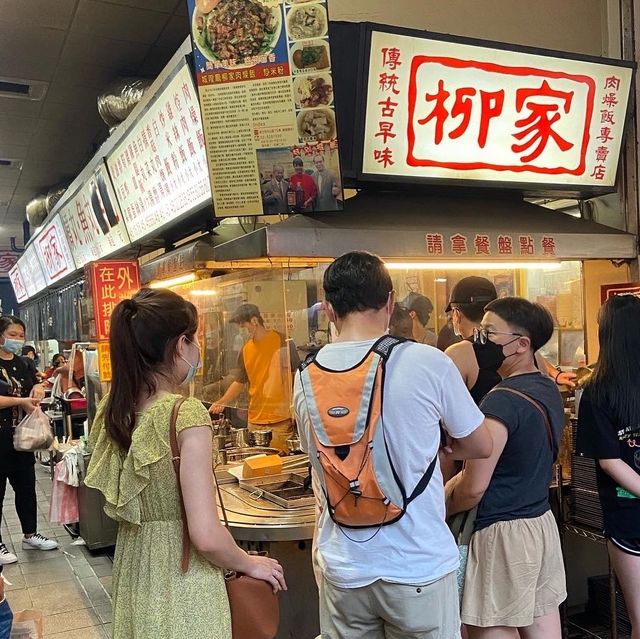 ［新竹/北區］柳家肉燥飯｜新竹城隍廟排隊名店 白菜滷很大碗又便宜୧꒰*´꒳`*꒱૭✧ 