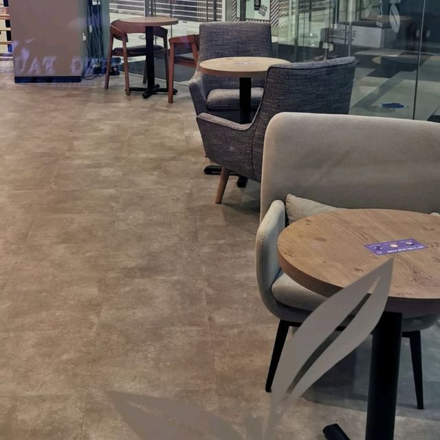 24hrs cafe