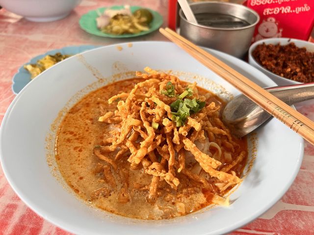 ร้านข้าวซอยลุงประกิต กาดก้อม