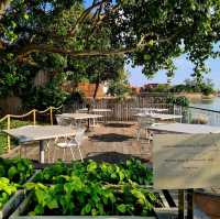 Baan Pomphet

บรรยากาศดีงาม ริมเจ้าพระยา