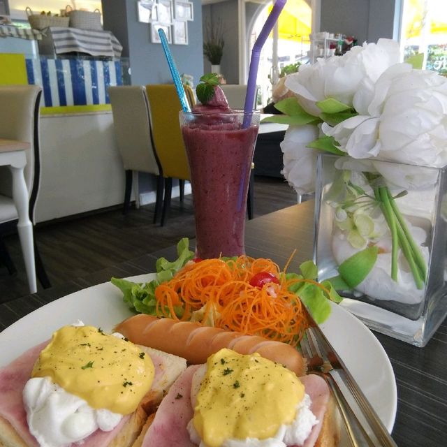 MonTaChaTo Cafe' หัวหิน 