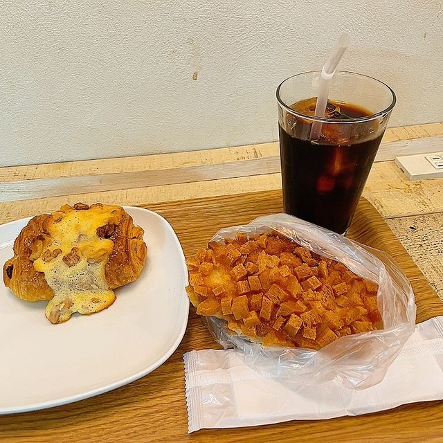 参宮橋　早朝から出来立てパンが食べられる《ラ・セゾン》