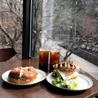 韓国/ソウル【陽川区】山の中のレストラン？🌳コーヒーから、ビールやワインも飲める自然いっぱい隠れ家🤎