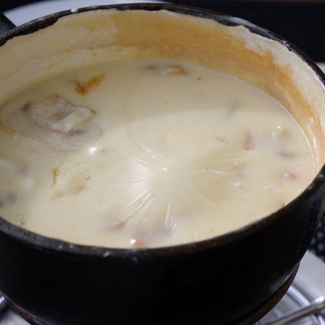 瑞士窮遊之酒味濃的芝士火鍋  