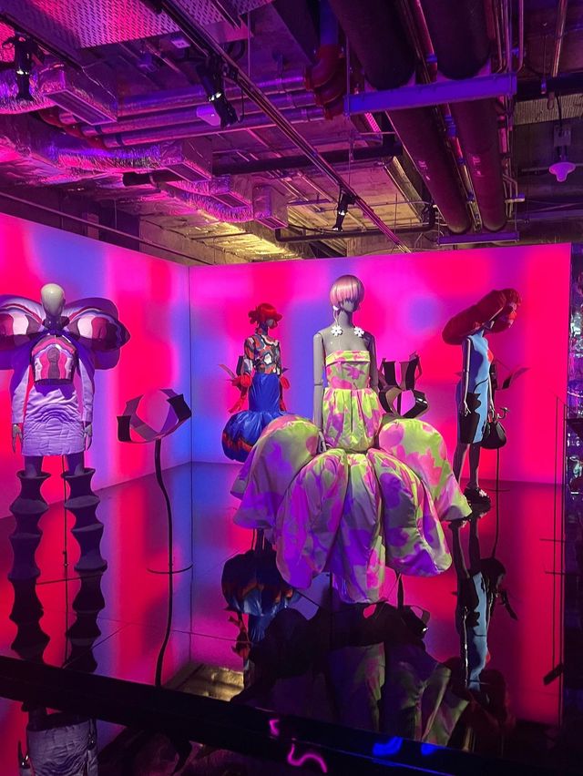 跨時代傳奇時裝展覽👗 跨時代傳奇時裝展覽👗