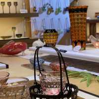 和硝子細工の「北一硝子　和のフロア」