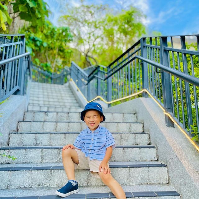 森系花園咖啡店打卡熱點，交通方便鄰近荔枝角公園！