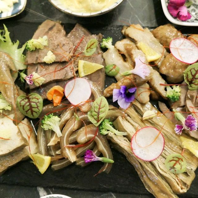 西門町酒吧推薦 ZOO BISTRO滷餐小酒館
台式滷味酒吧
