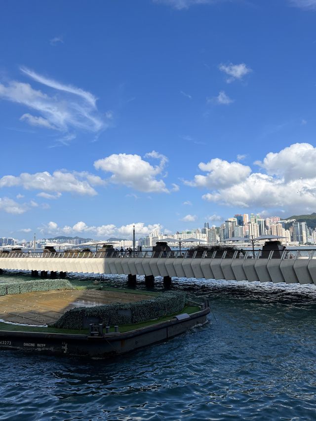 晴空萬里的尖沙嘴海濱
