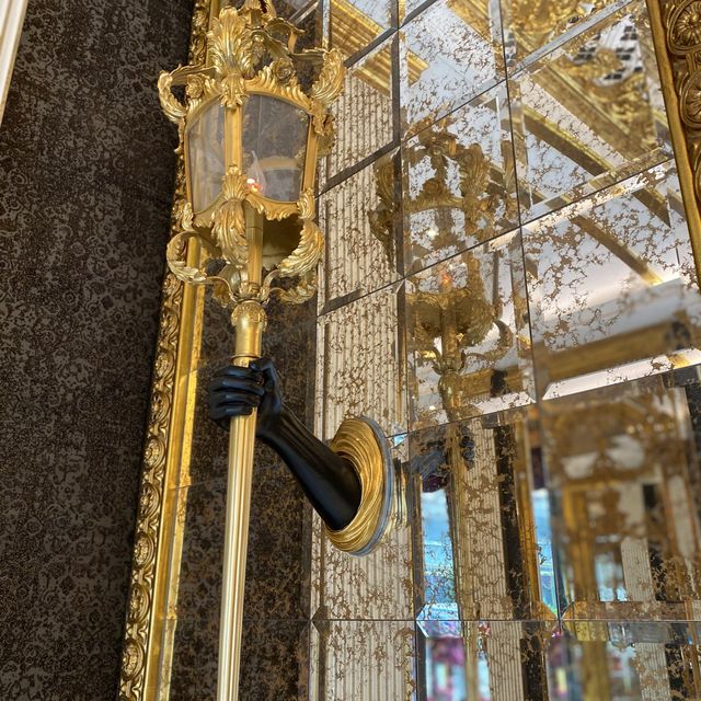 金碧輝煌的歷山酒店