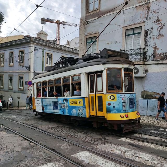 Tram 28 and Cards