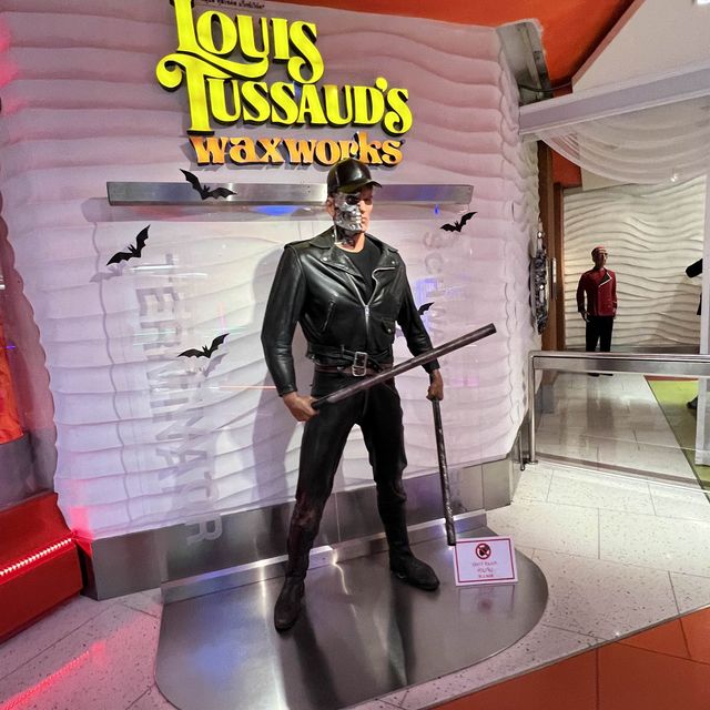Find wax sculptures, captain America, Batman