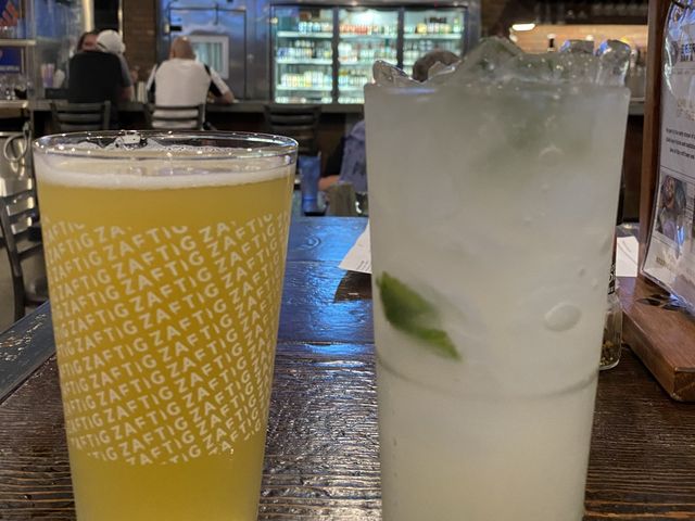 Beerhead Bar & Eatery- New Albany Restaurant 