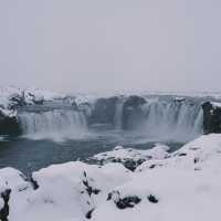 眾多冰島必去景點之一‼️ Goðafoss 神之瀑布