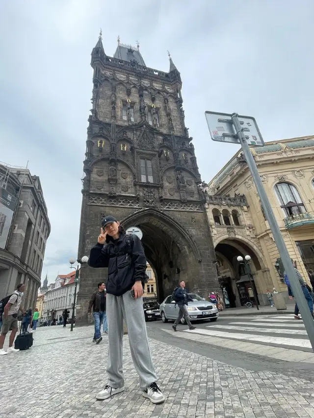 체코 프라하 | 역사와 아름다움이 공존하는 ‘화약탑’