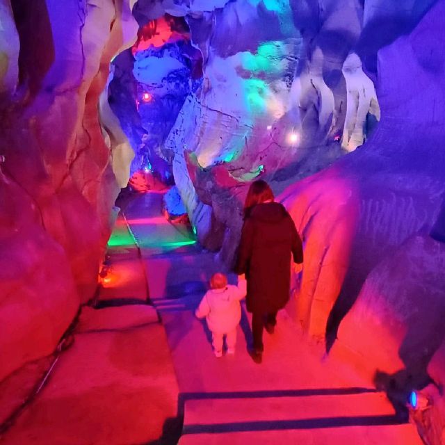 CAVE in Xianning