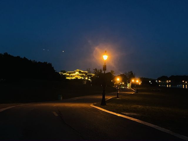 A night view of the church @ Yunman lake. Wow