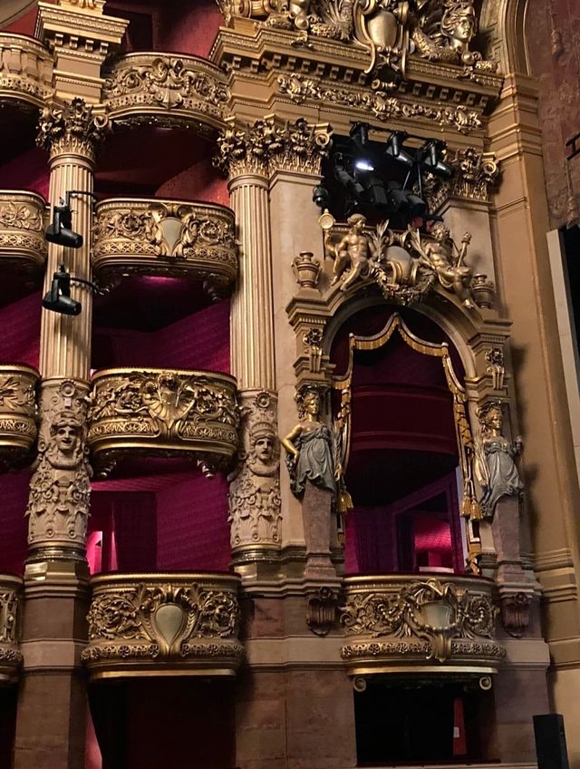 Paris Opera House, a visual feast that has lasted for a hundred years.