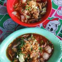 ร้านก๋วยเตี๋ยวเนื้อน้ำแดงสูตรโบราณลุงพร