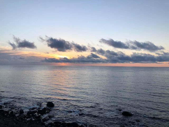 北海道知床八景之一｜超大岩石與絕美海景