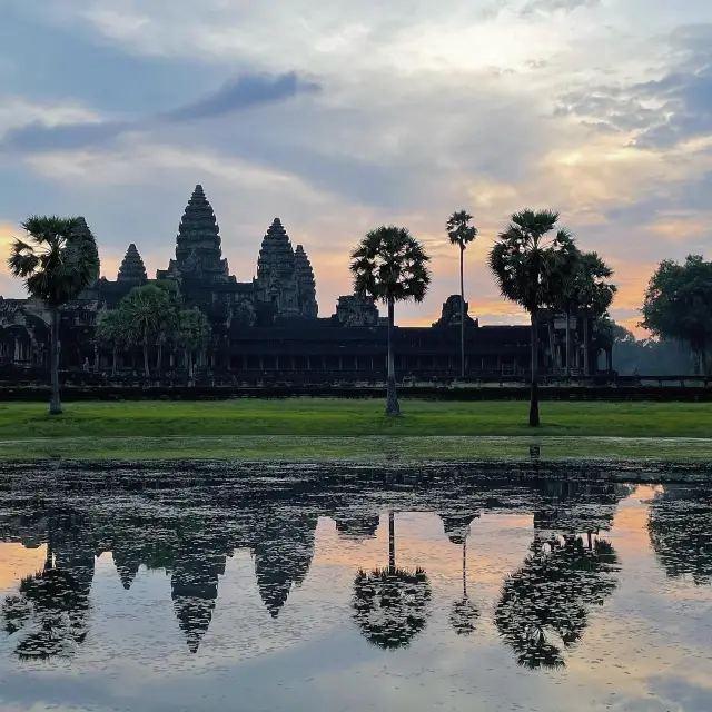 죽기 전에 꼭 가봐야 할 유적에서 일출부터 일몰까지, 캄보디아 앙코르와트