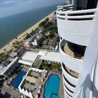 D Varee Jomtien Beach ห้องพักสบาย วิวสวยเกินคุ้ม
