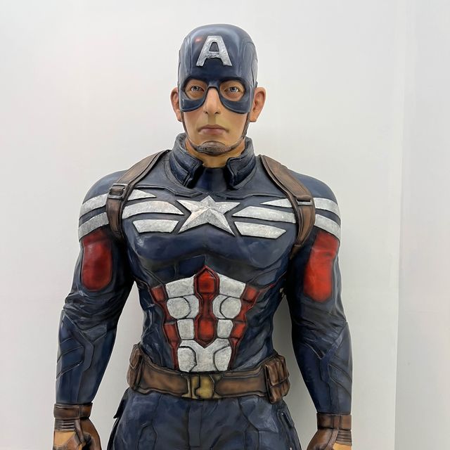Find wax sculptures, captain America, Batman