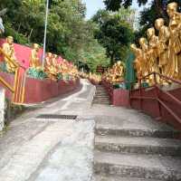 10,000 Buddha Monestery