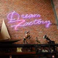Dream Factory Cafe n Hotel 