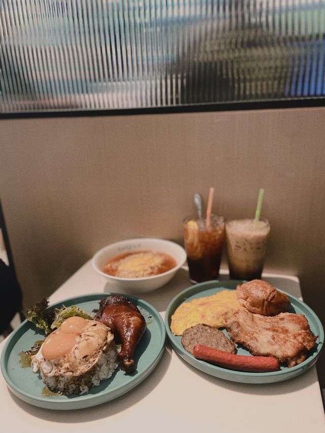 《大 隻 佬 冰 室》