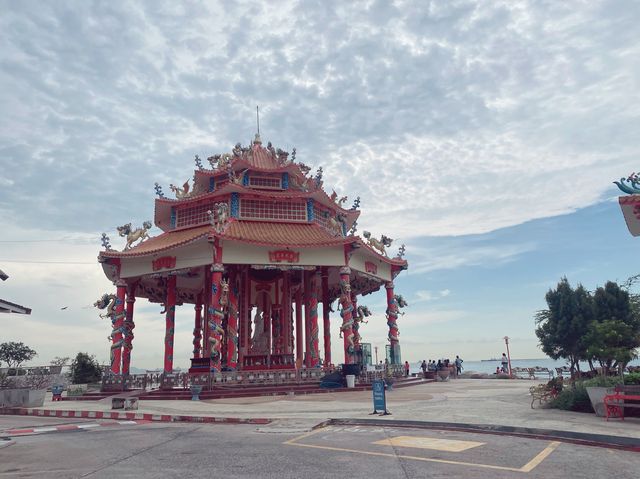 เกาะลอย พักกายพักใจ 