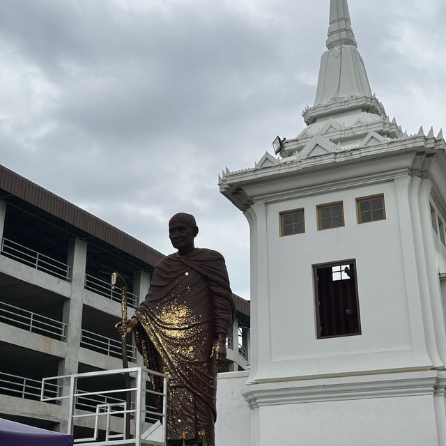 พาไปชิค ไหว้พระวัดอินทรวิหาร พระอารามหลวง
