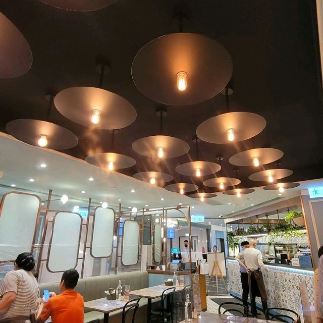 鬆化的葡式烤乳豬 ～ Cafe Tergeira 