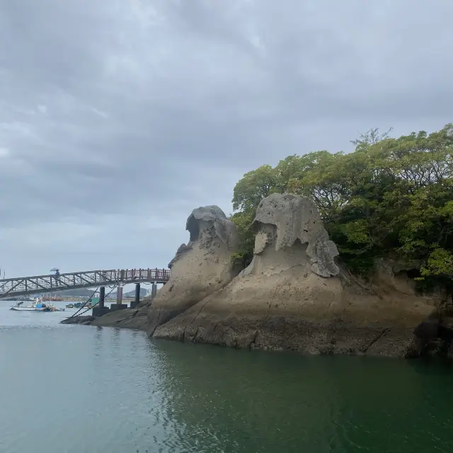 Autumn view of Gatbawi Rock